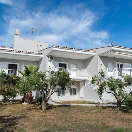 Family Maisonette With Pool #1 Apartament Néa Fókaia