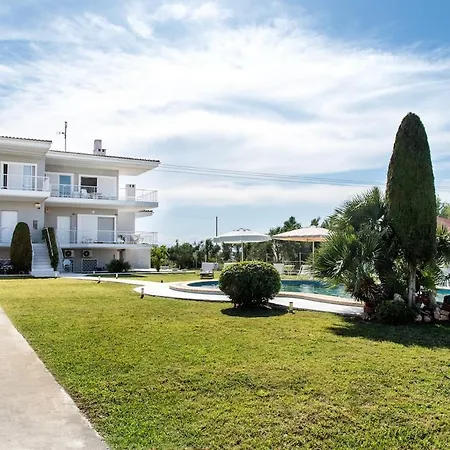 Family Maisonette With Pool #1