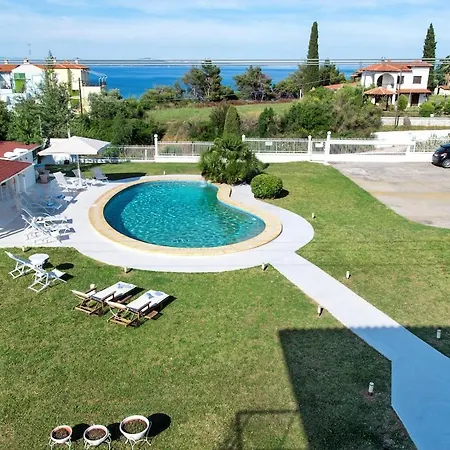 Family Maisonette With Pool #1 Apartament