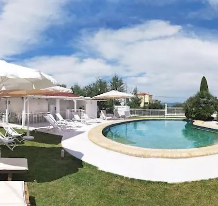 Family Maisonette With Pool #1 Apartament