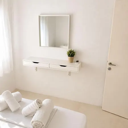 Family Maisonette With Pool #1 Apartament