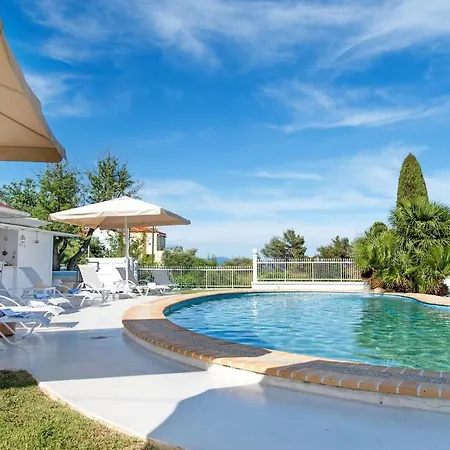 Family Maisonette With Pool #1 *