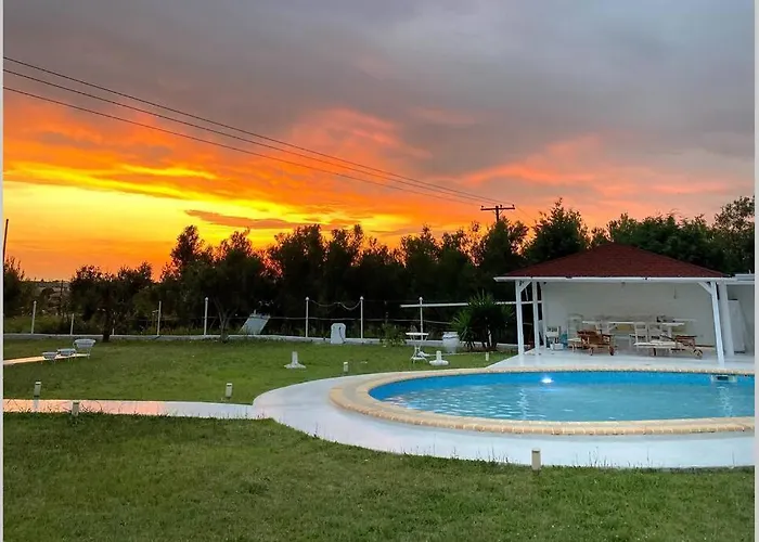 Family Maisonette With Pool #1 Apartament