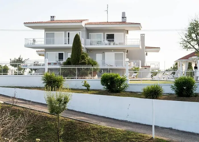 Family Maisonette With Pool #1 Apartament Néa Fókaia
