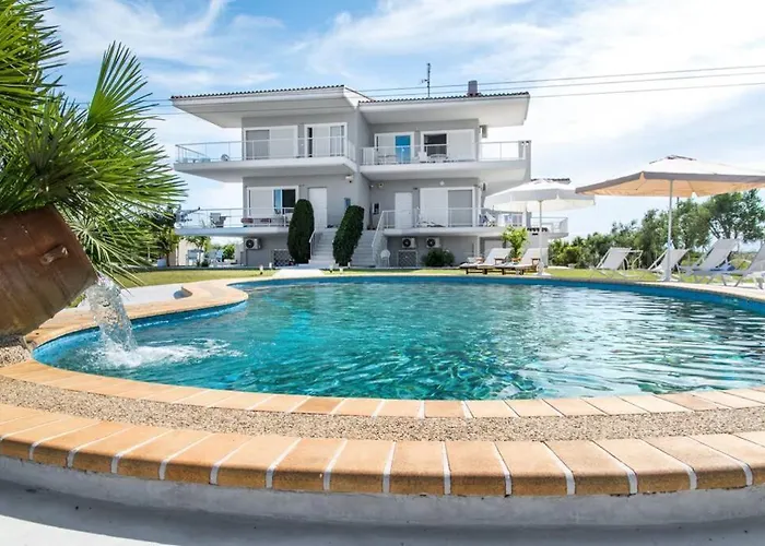 Family Maisonette With Pool #1 Apartament