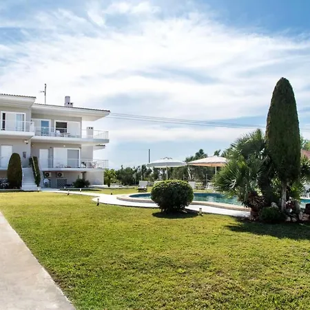 Apartment Family Maisonette With Pool #1 Nea Fokea