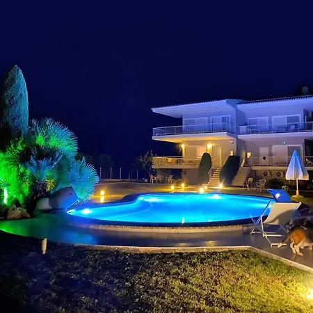 Family Maisonette With Pool #1 Apartment *