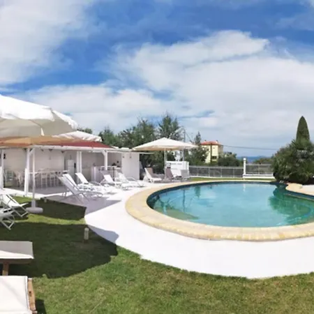 Family Maisonette With Pool #1 *