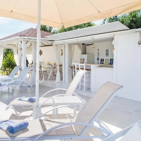 Family Maisonette With Pool #1 Apartament *